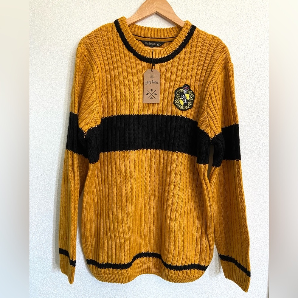 Harry Potter collection Warner bros Hufflepuff Qudditch crewneck sweater